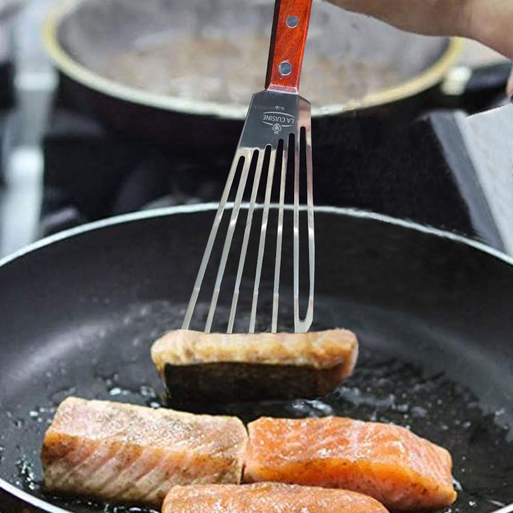 La Cuisine for Life heat-resistant wood handle provides a secure grip