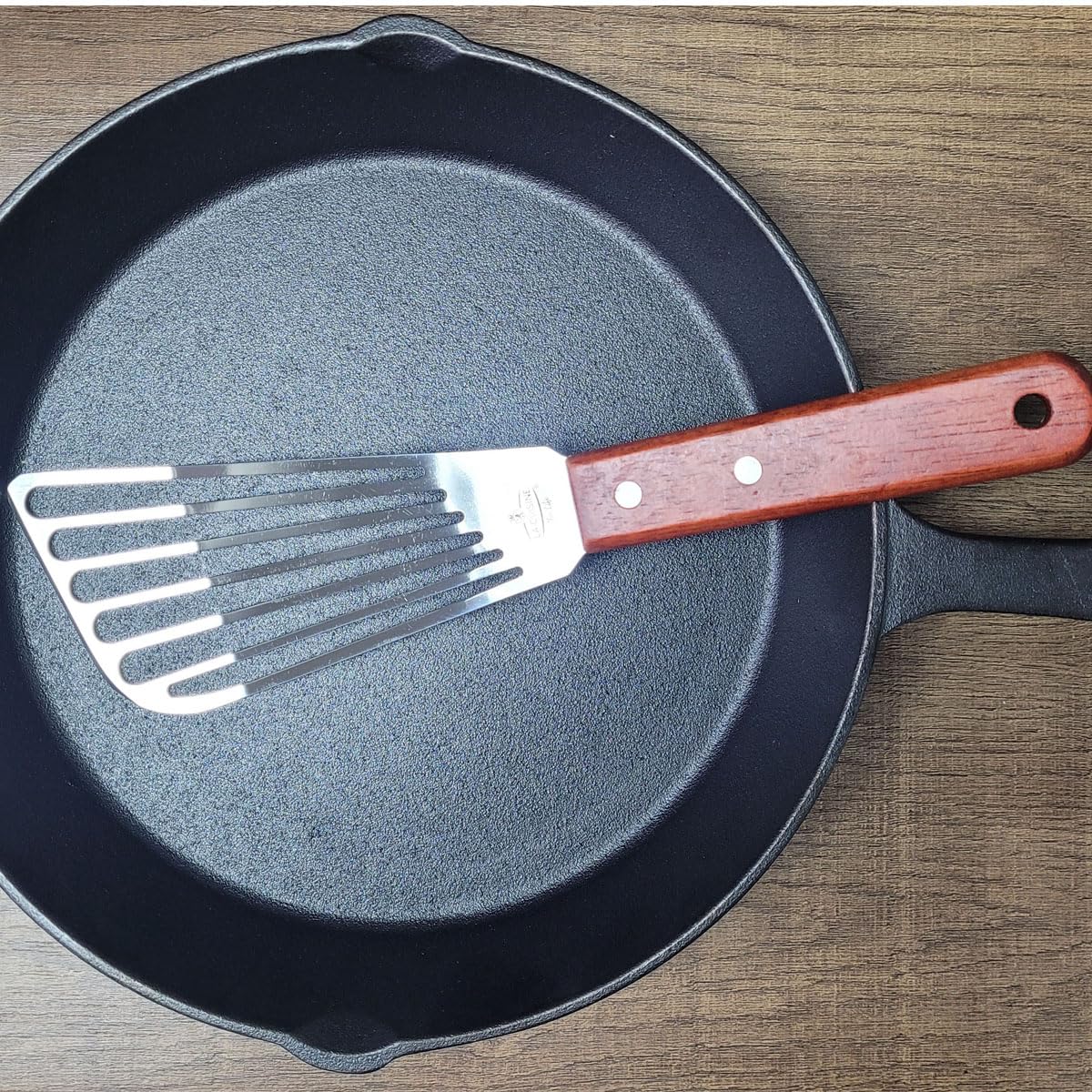 La Cuisine for Life ergonomic spatula ideal for everyday cooking tasks