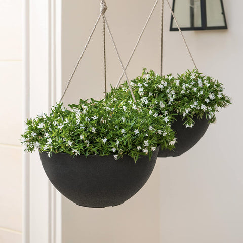 LA JOLIE MUSE set includes 2 hooks for quick hanging.