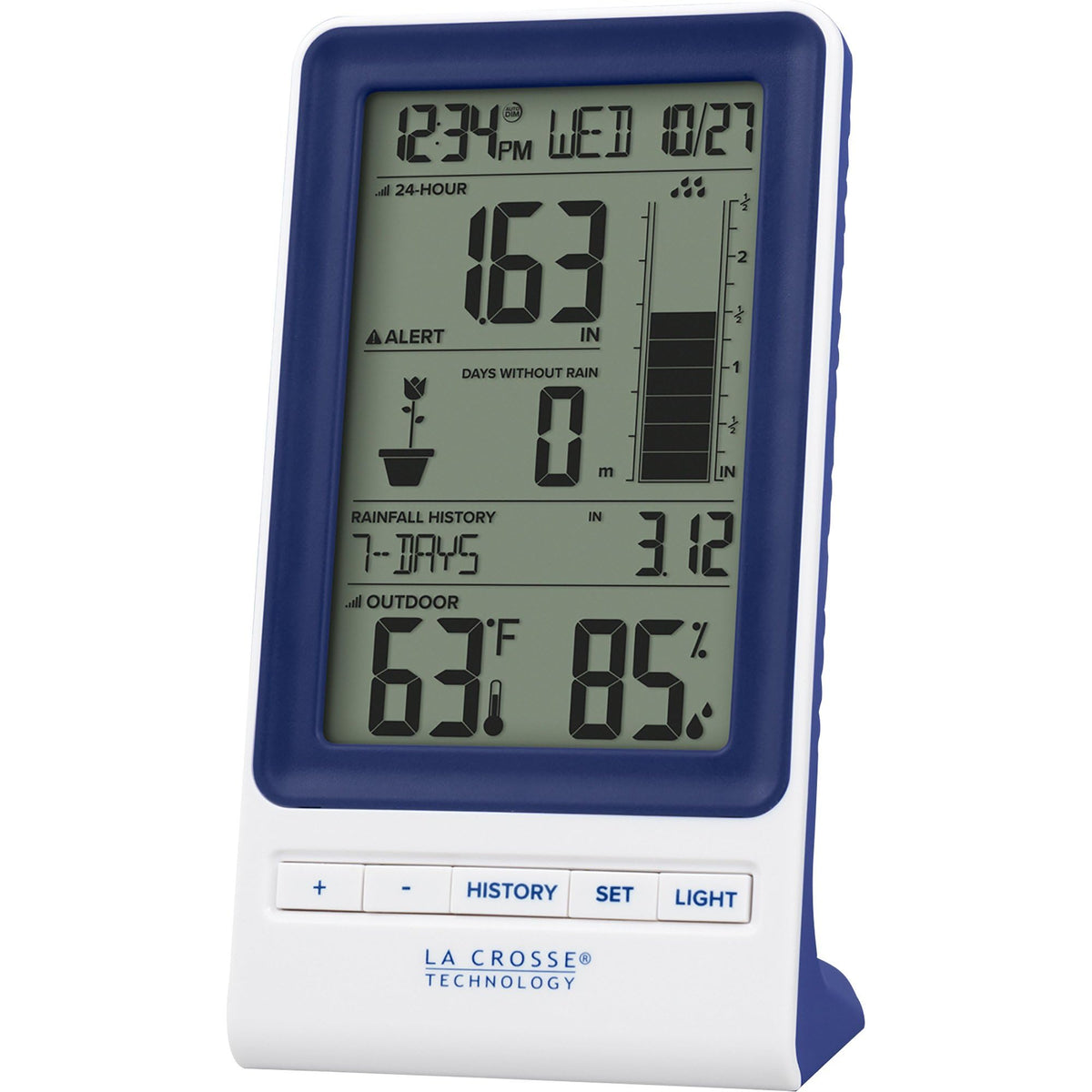 La Crosse 724-1415BL digital display with real-time rainfall data.