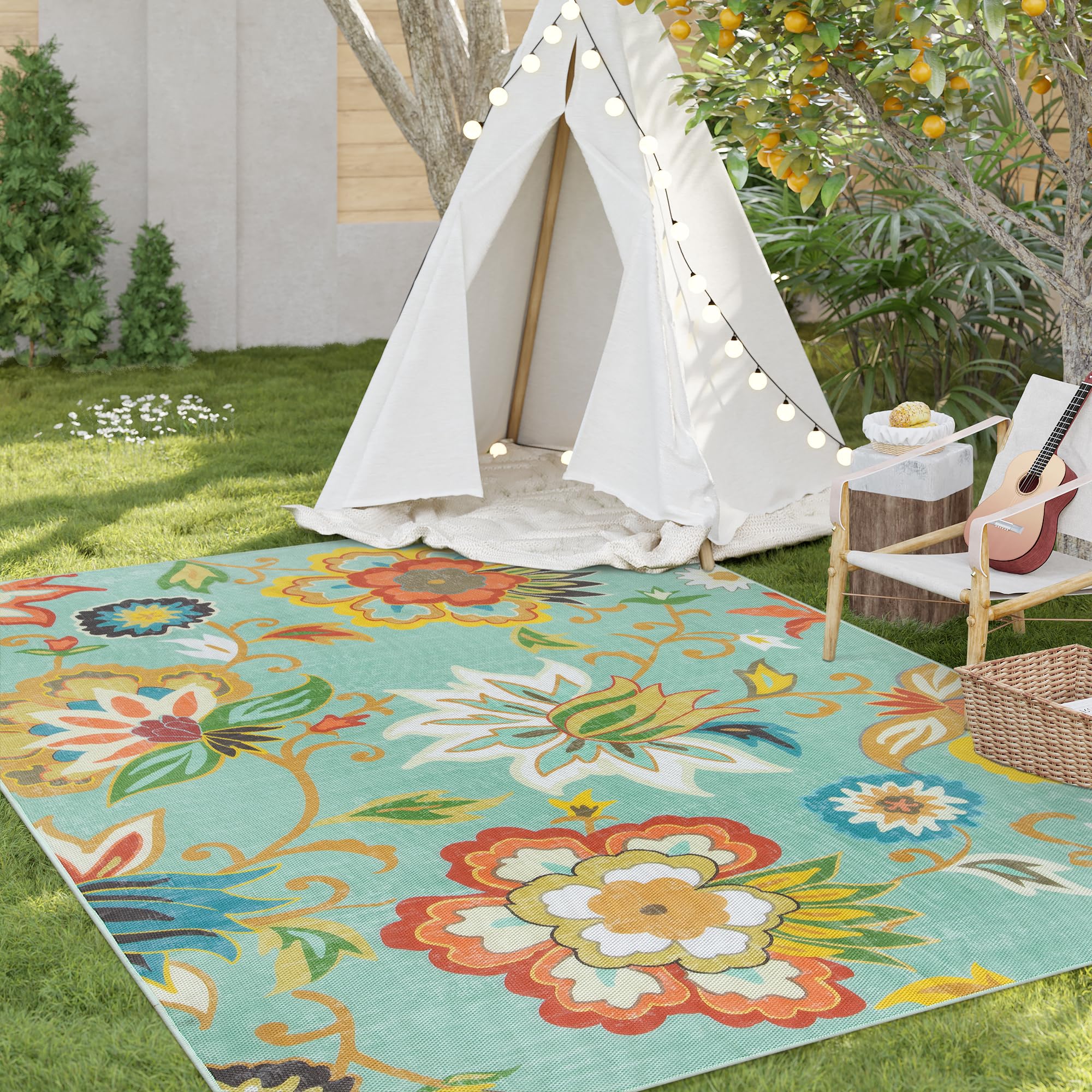 Lahome Floral Outdoor Rug for beach outings cleans easily.