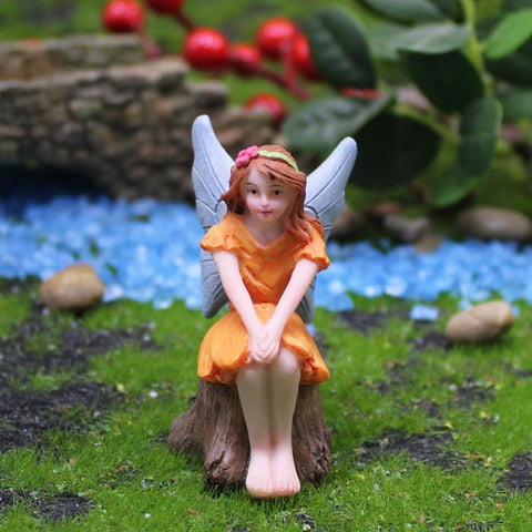 Lamnes outdoor fairy figures spark imaginative terrarium and balcony displays.