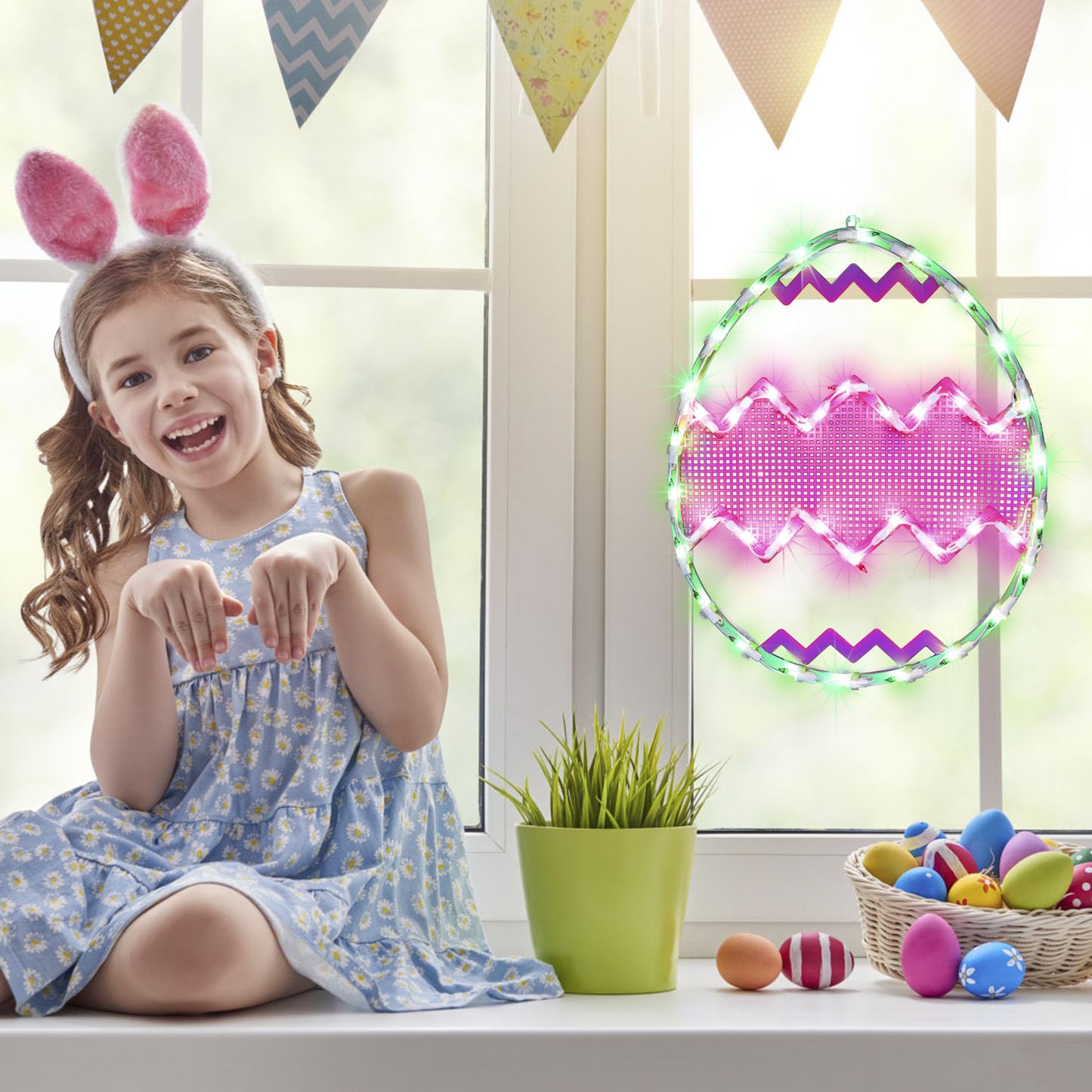 LAMPHOME suction cup and ties provide quick, secure window hanging.