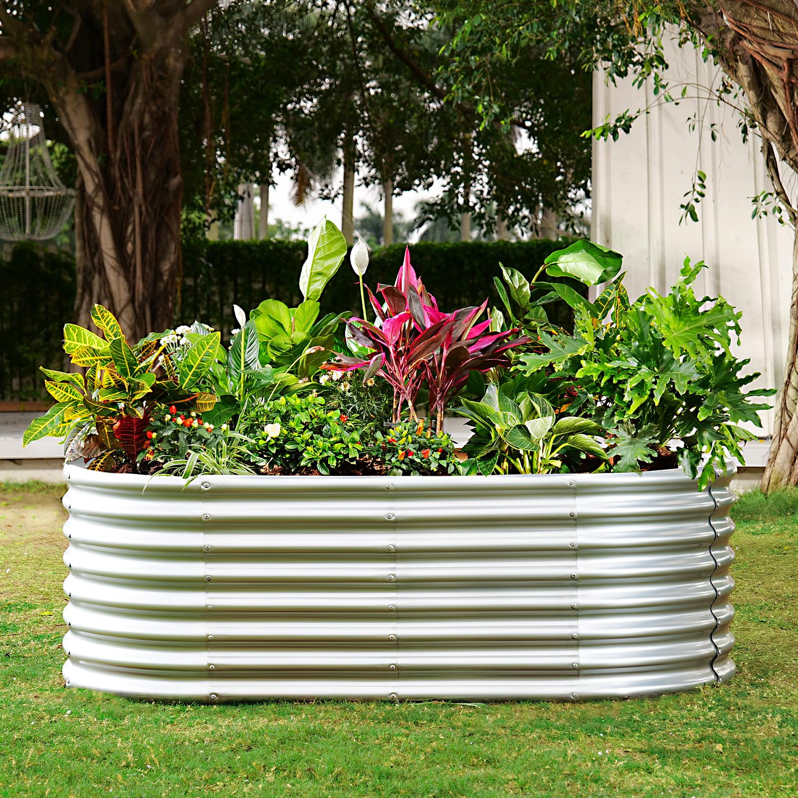 Land Guard 144-gallon soil capacity enables large, lush vegetable and flower beds.