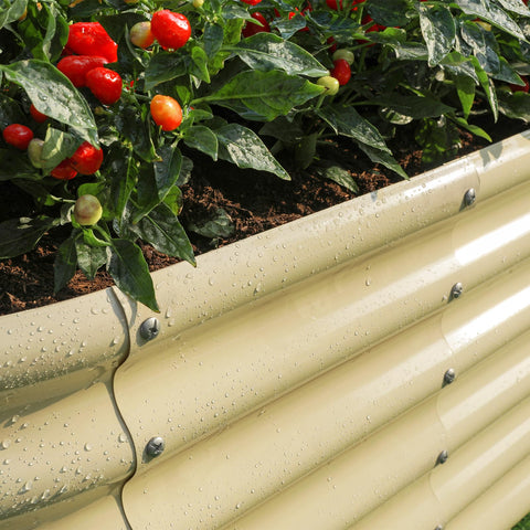 Land Guard galvanised steel frame with 89-gallon capacity stays durable outdoors