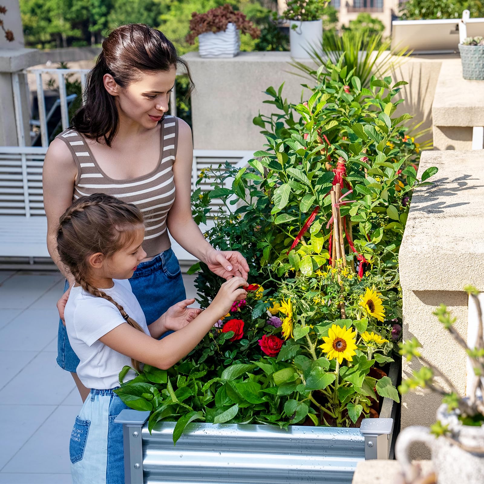Land Guard stylish outdoor garden bed design blends with any outdoor space.
