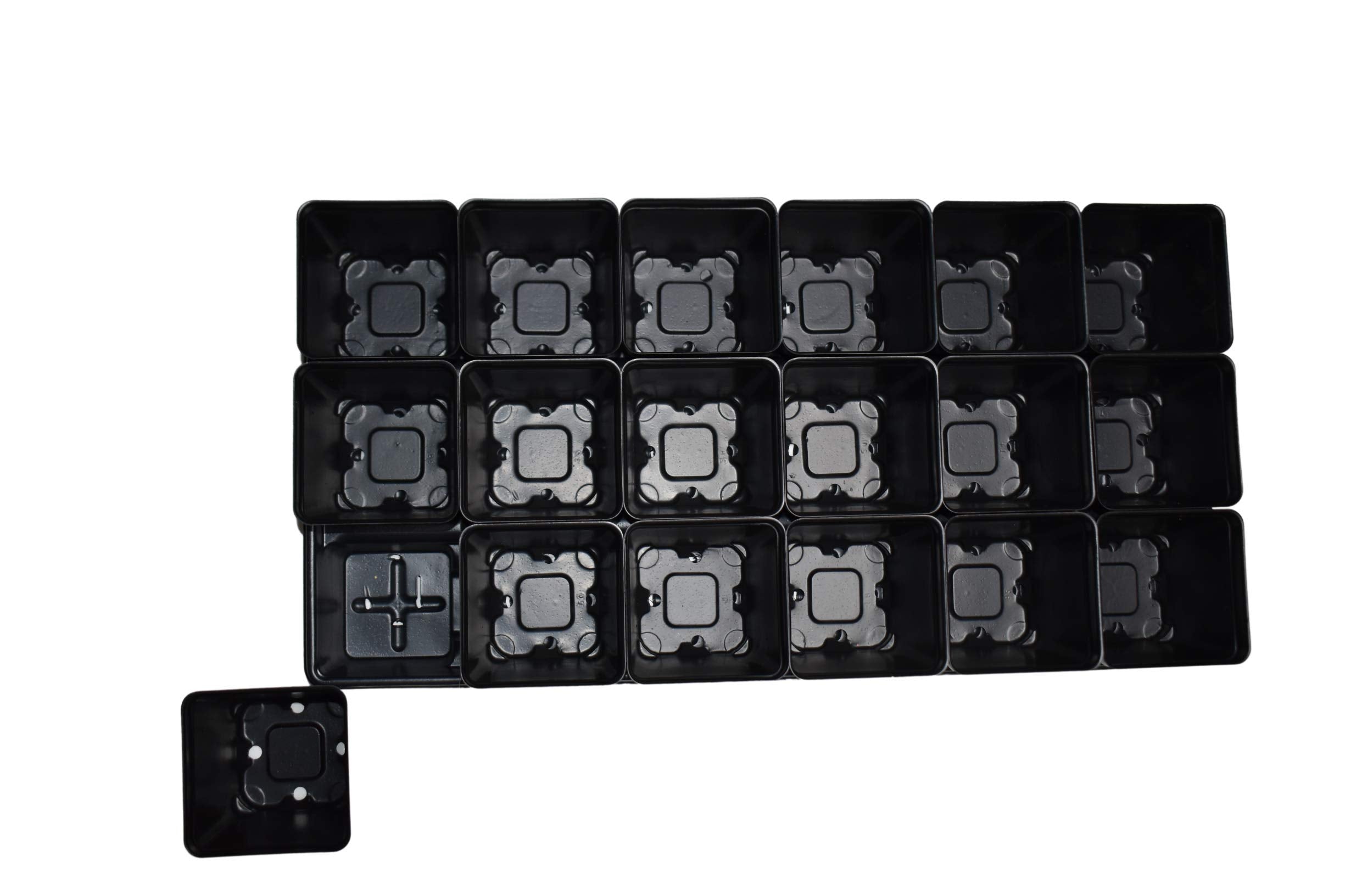 Landmark Plastics 18 pots fit a standard 1020 tray, saving space.