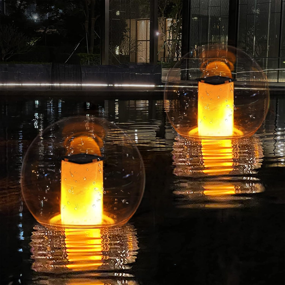 LanPool floating pool light with flame effect on water, ideal for magical evenings.