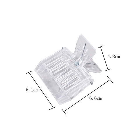 Lasenersm queen bee cage catcher clip demonstrates easy pickup without harming workers.