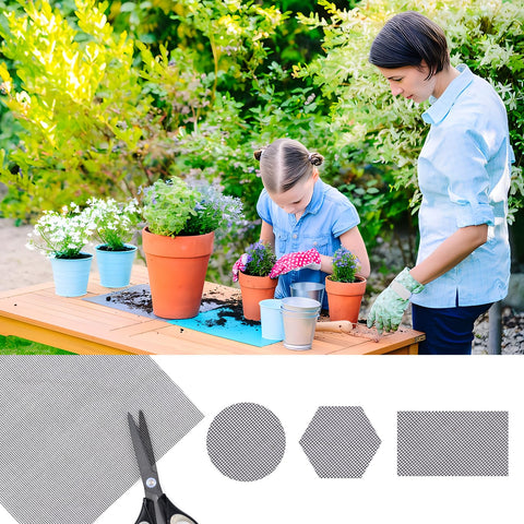 Lasuroa cut-to-fit drainage mesh adapts to different pot shapes.