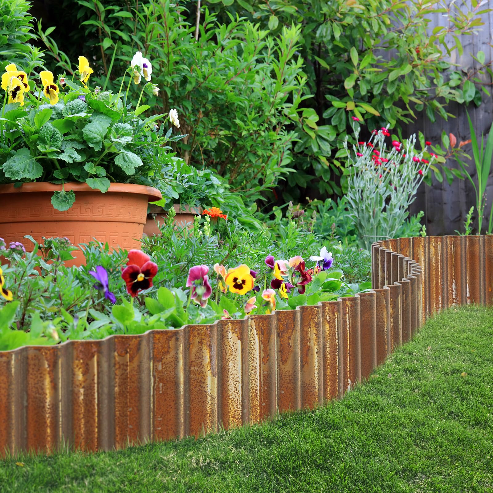 LAVEVE garden edging along a lawn boundary for clean separation