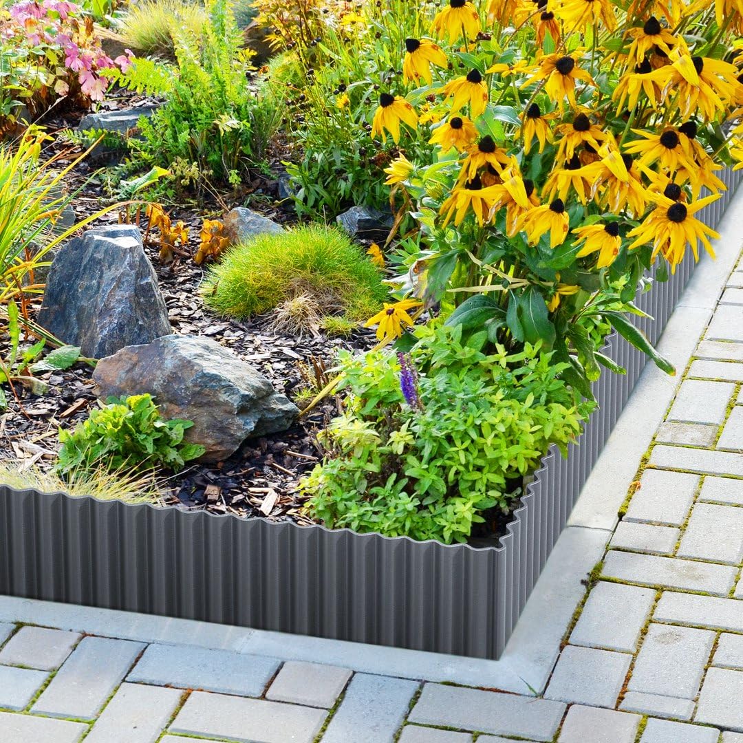 LAVEVE garden border edging closeup shows corrugation and safe hemmed edge.