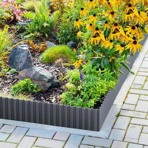 LAVEVE garden border edging closeup shows corrugation and safe hemmed edge.
