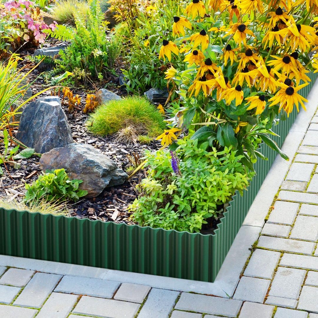 LAVEVE hemmmed edges garden border in green for safe handling