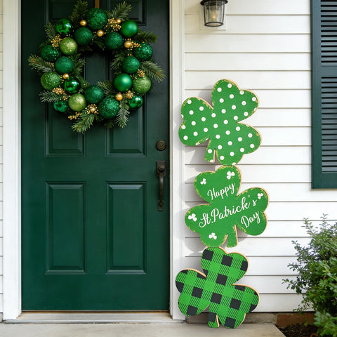 LawnIdyll 35-inch standing shamrock sign creates a bold holiday focal point.