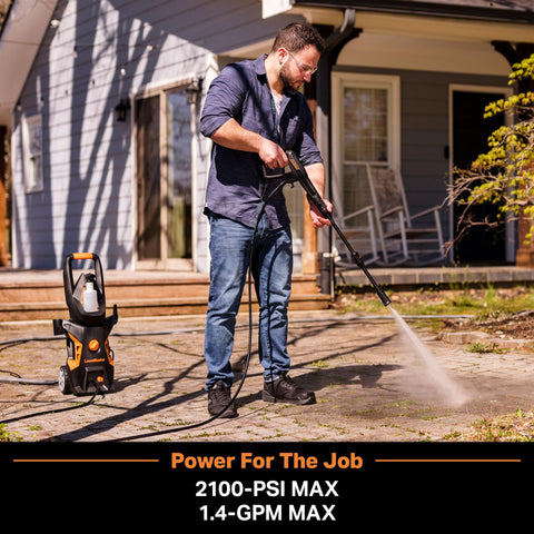 LawnMaster LT306-1800C spray gun for versatile cleaning tasks.