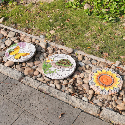 LCdecohome yard stone butterfly enhances outdoor decor.