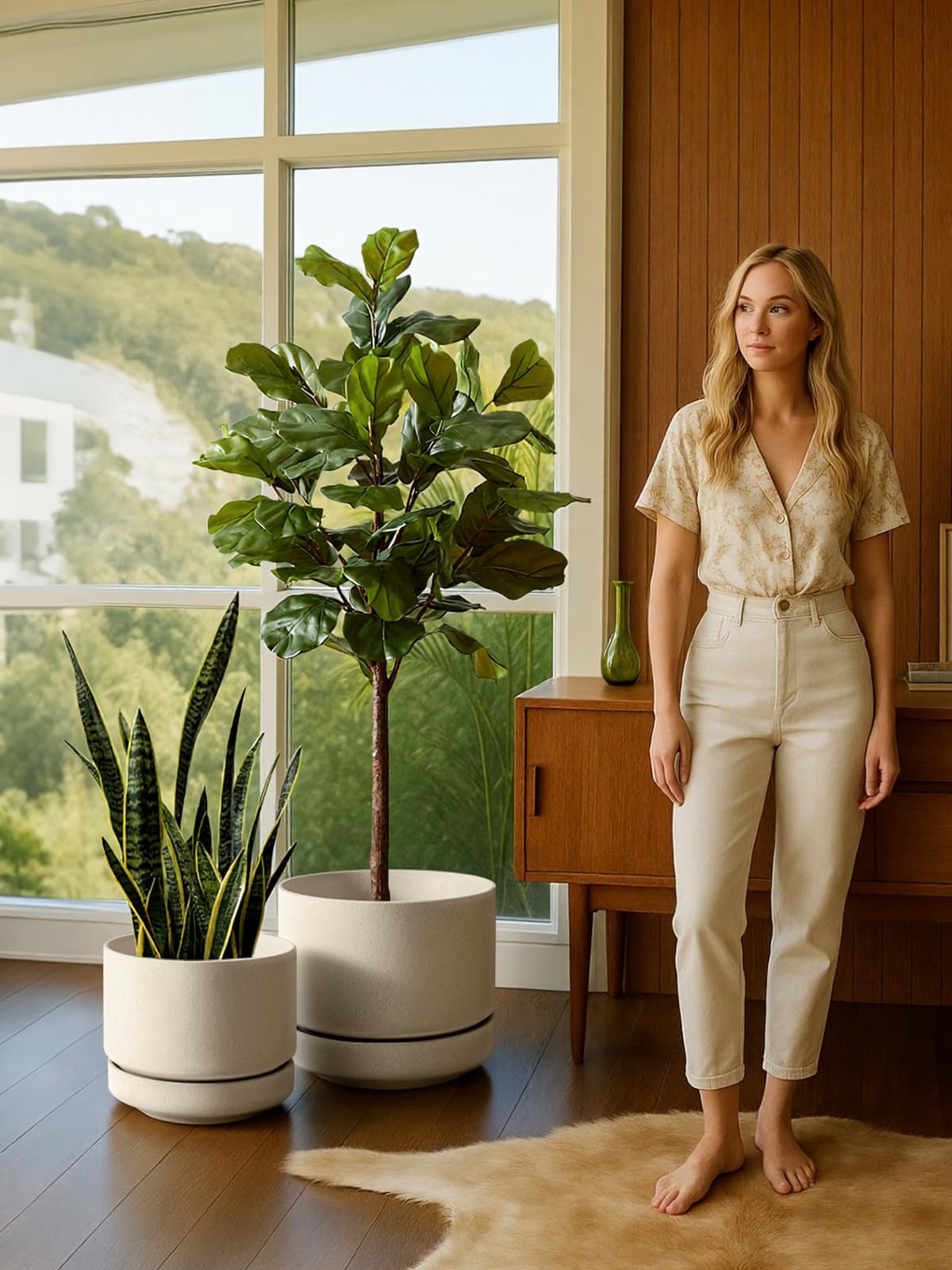 LE TAUCI weighted base provides stable placement for tall plants