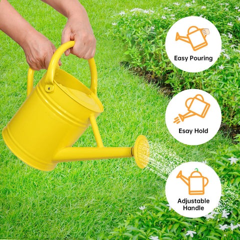 Lechloris adjustable-top-handle design makes refilling and pouring comfortable during long gardening sessions