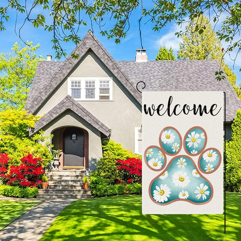 Lemicin Daisy flowers flag adds romantic summer charm to porches and fences.