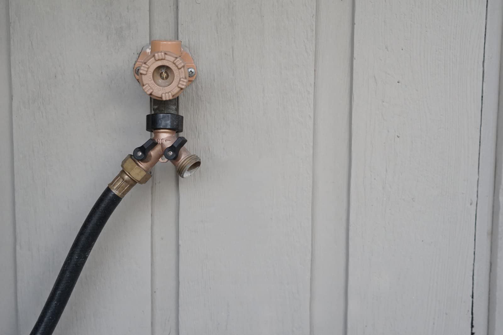 LFSEMINI thread sealing tape included for leak prevention