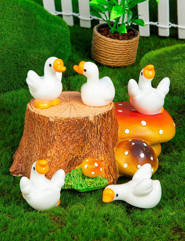 LHSYFBZ goose garden lawn decor perfect for micro landscapes.
