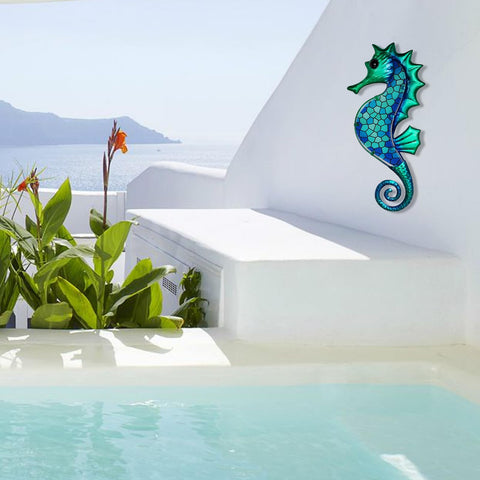 LIFFY seahorse wall art enhances outdoor fences with a seaside feel.