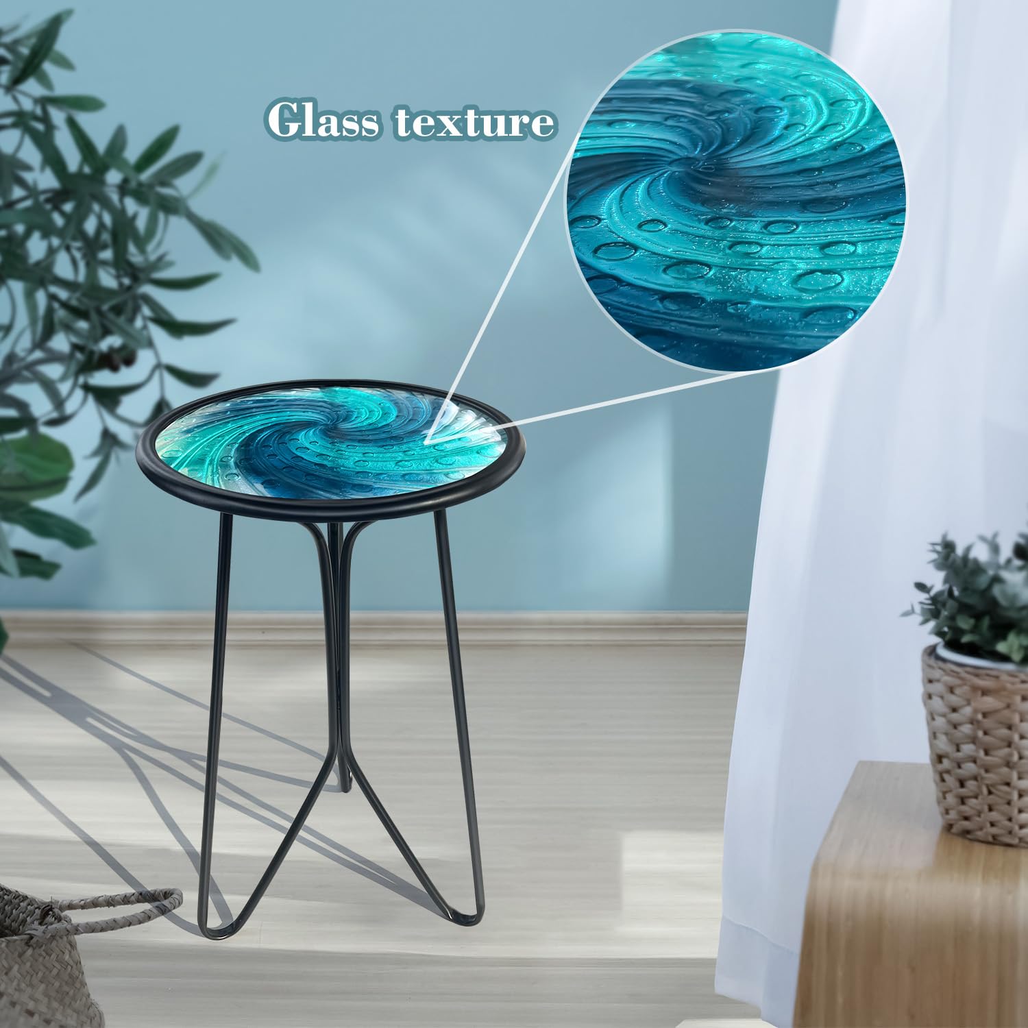 LIFFY versatile indoor-outdoor side table for living rooms or gardens.