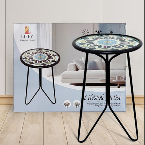 LIFFY easy to assemble outdoor table shown in compact setup