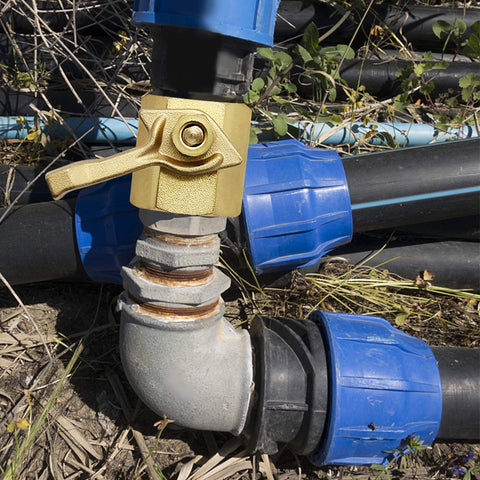 Corrosion-resistant brass Lifynste valve withstands outdoor use over time.
