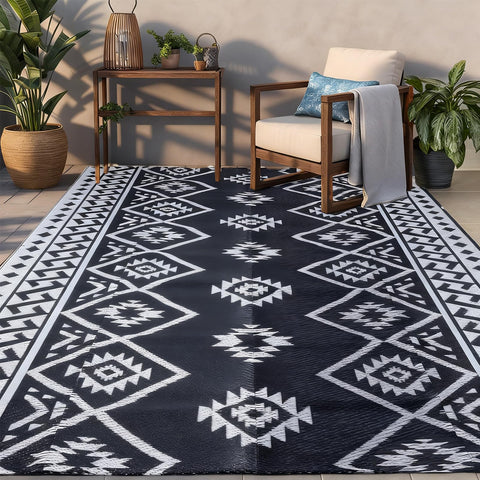 LILIOFFIC outdoor rug on patio with waterproof weave for all weather conditions