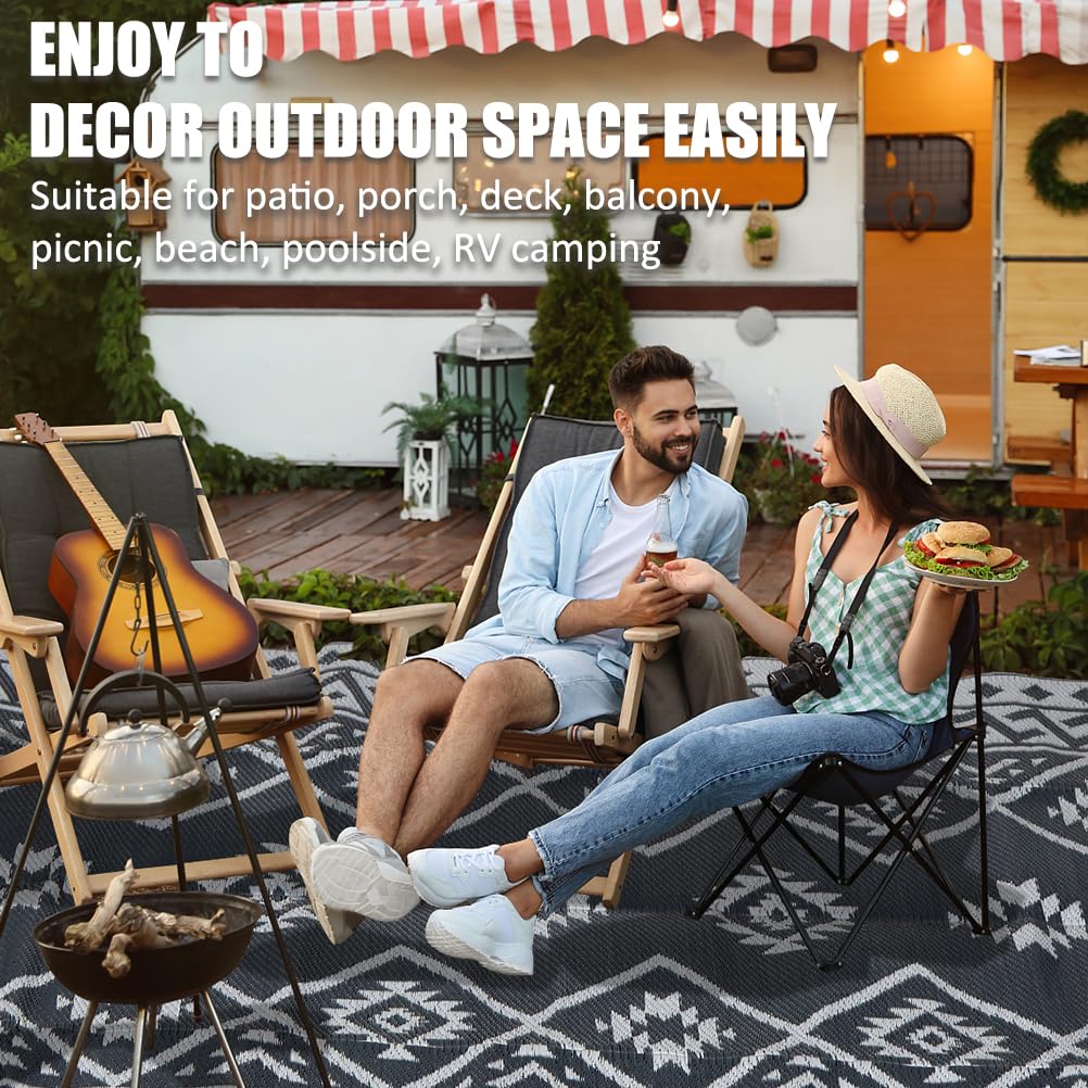 LILIOFFIC plastic straw rug adds color to patios and balconies