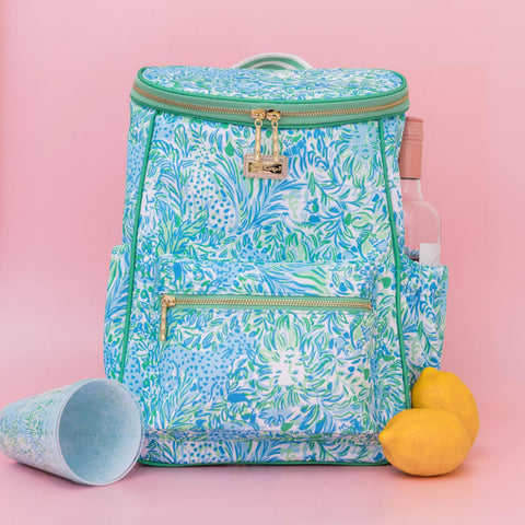 Lilly Pulitzer travel-friendly design for hands-free carrying.