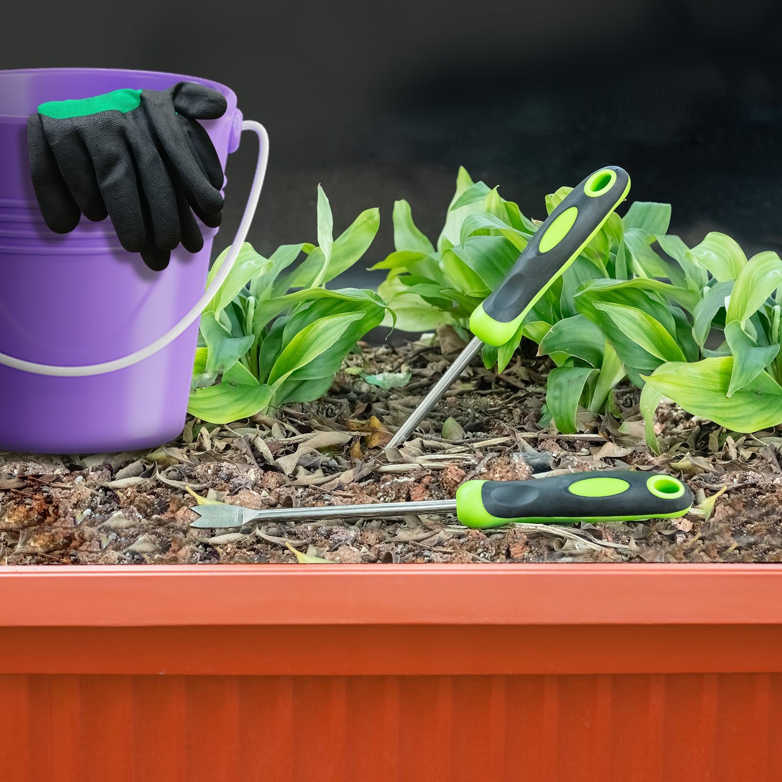 Linatikou complete weeding kit offers a lightweight, easy-to-store solution.