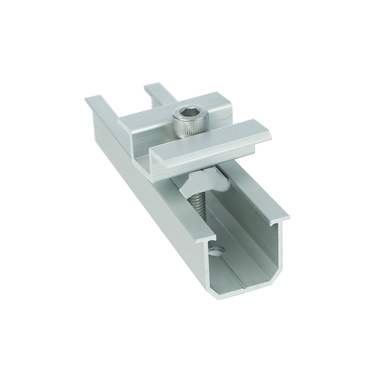 Link Solar rubber seals protecting joints from moisture.
