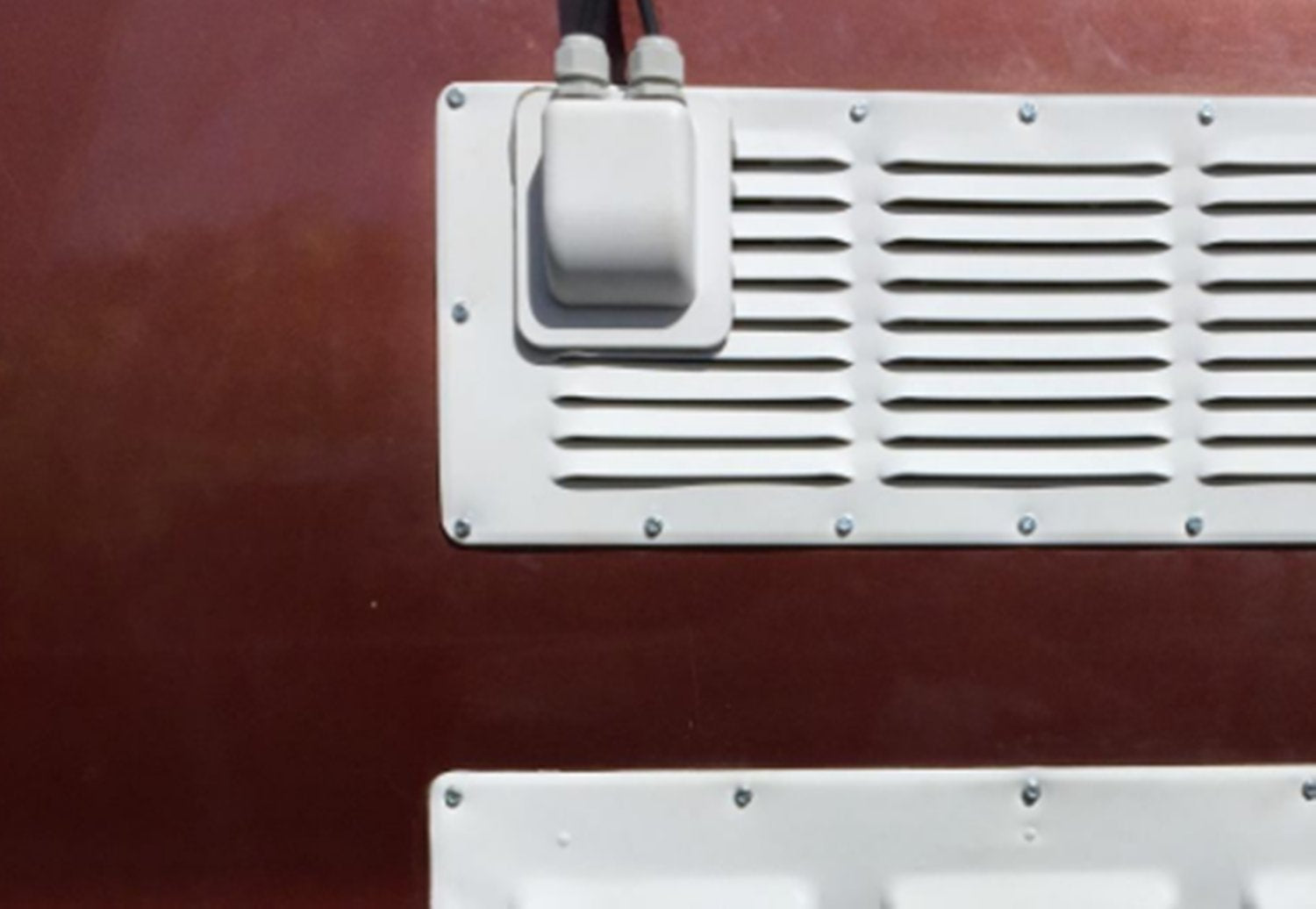 Link Solar compatible with round cables for solar, DC power, and communications.