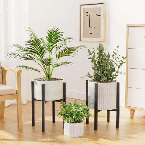 Linpla indoor-outdoor plant stand for versatile placement