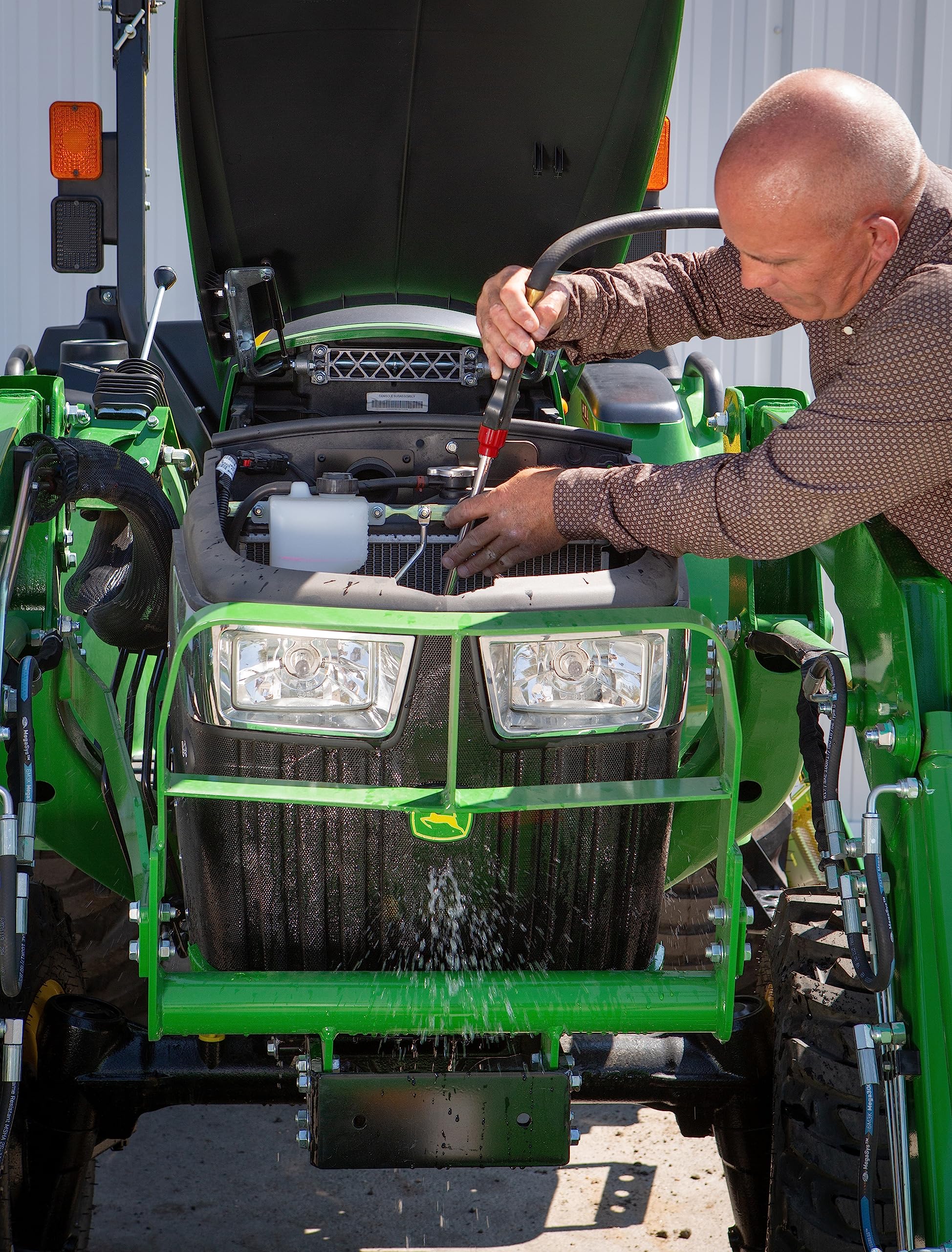 Lisle Radiator Genie excels in dirty outdoor environments where grime builds up.