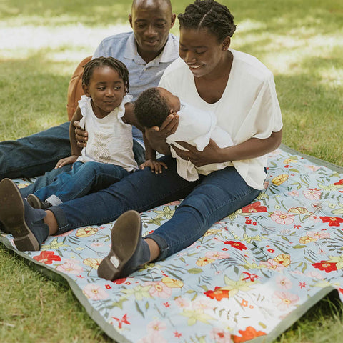 Little Unicorn durable material endures family adventures during picnics and games.