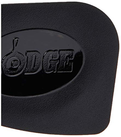Lodge SCRAPERPK four-corner design helps clean pan shapes efficiently.