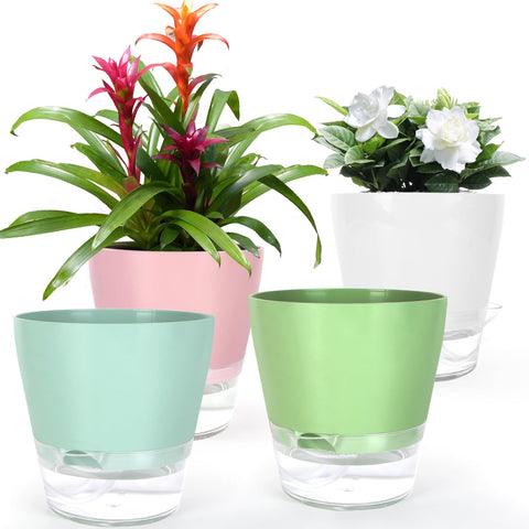 Lokeisna self-watering pot set with reservoir stores water for up to 10 days.