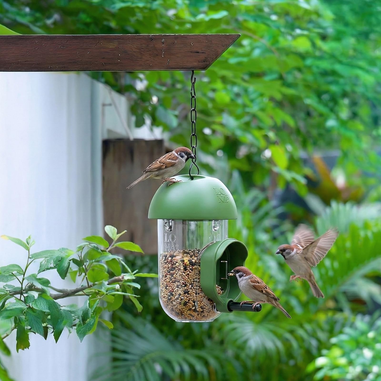 LO NA LOVE NATURE LONA feeder with mounting connector block enables flexible hanging options