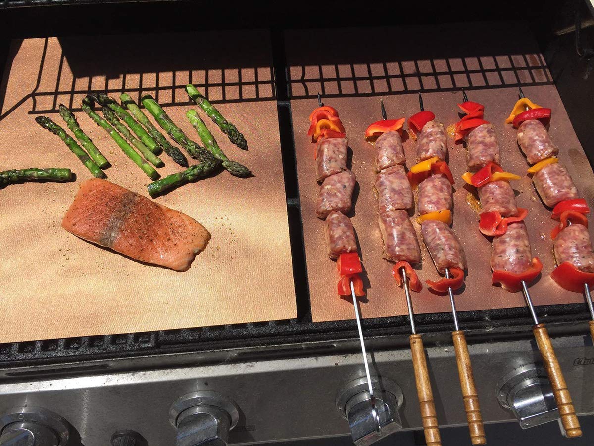 LOOCH copper grill mat is dishwasher-safe, making cleanup simple