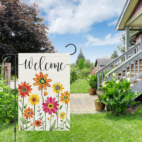 Louise Maelys burlap flag adds rustic charm and weather resistance for outdoor spaces