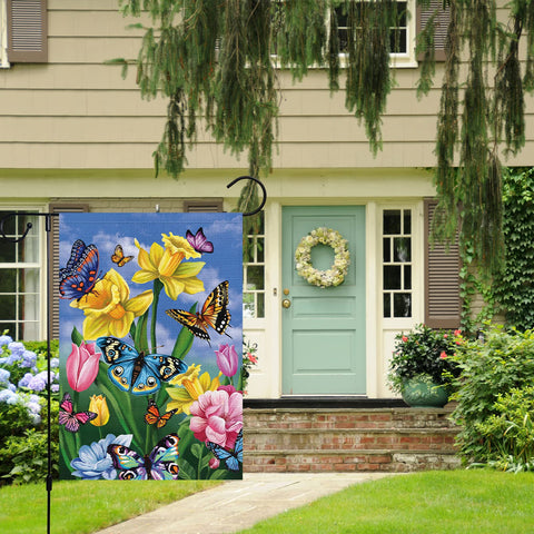 Louise Maelys butterfly floral pattern flag boosts year-round curb appeal.
