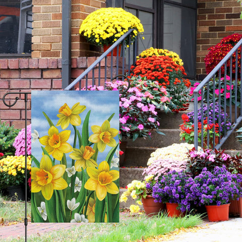 Louise Maelys double-sided printing ensures visibility from both directions.