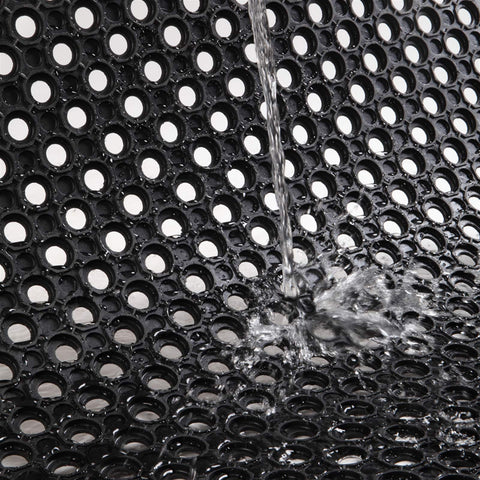 Lovinland easy-clean outdoor indoor mat rinses clean and dries quickly after use.
