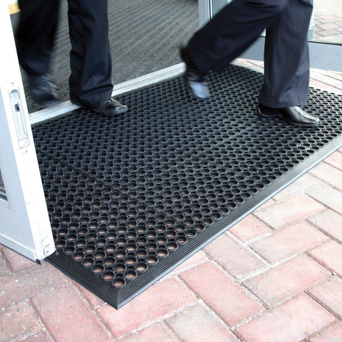 Lovinland large rubber doormat with outdoor hex holes for scraping dirt and reducing slip risk.