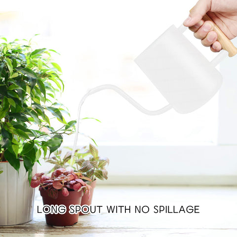 LTSUMI wooden-handle watering can with ergonomic grip