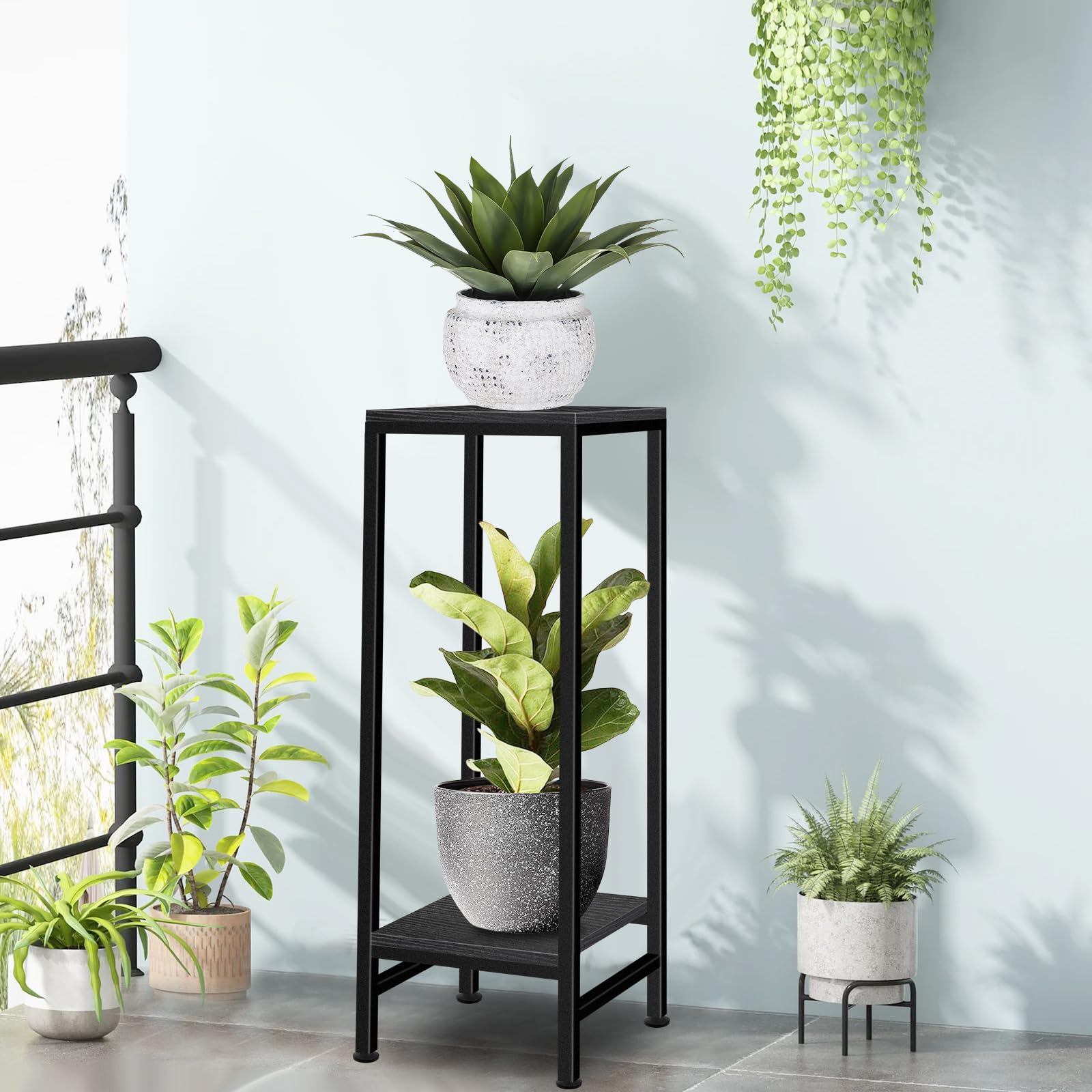 LUBORN metal pedestal provides stable support for heavy pots.